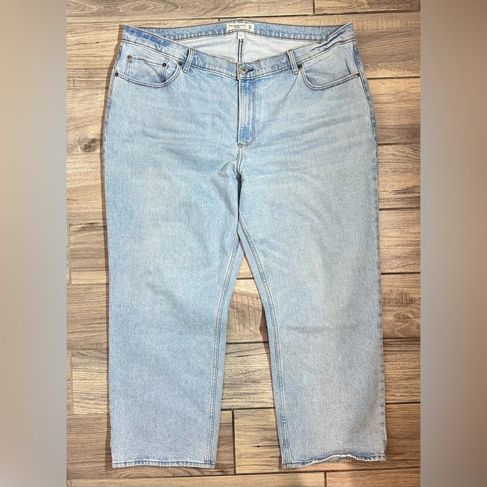 Abercrombie & Fitch Women’s Baggy Low Rise Light Blue Wash Curve Love Jeans